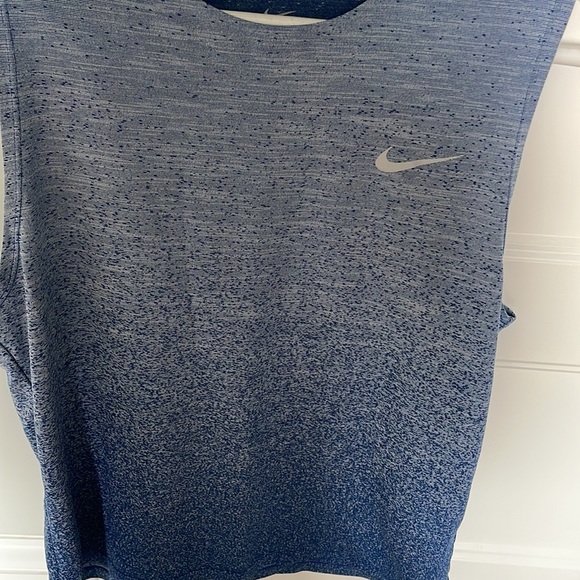 Women’s EUC NIKE Dri-fit L blue ombré tank - Picture 2 of 8
